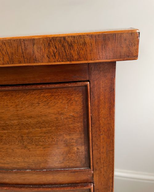 SMALL BOWFRONT MAHOGANY CHEST OF DRAWERS - ADDITIONAL PHOTO 9