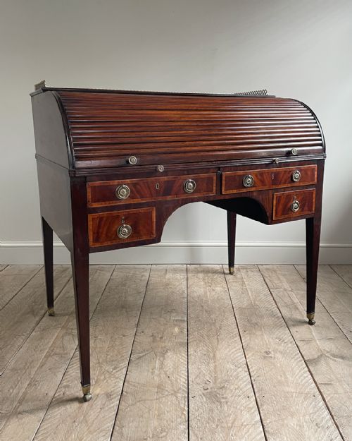 fine quality george iii mahogany roll top desk - CATEGORY: ANTIQUE DESKS - DATED 18TH CENTURY