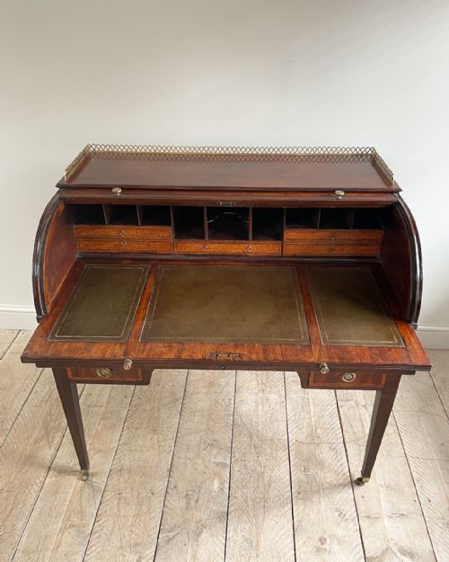 FINE QUALITY GEORGE III MAHOGANY ROLL TOP DESK - ADDITIONAL PHOTO 3