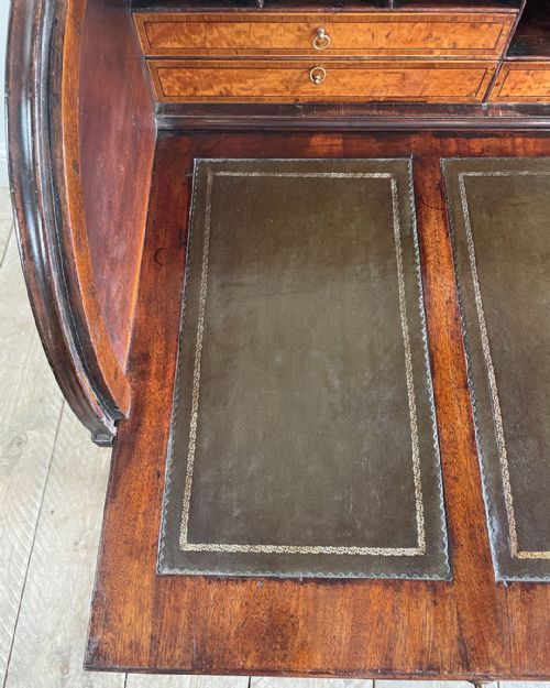 FINE QUALITY GEORGE III MAHOGANY ROLL TOP DESK - ADDITIONAL PHOTO 6