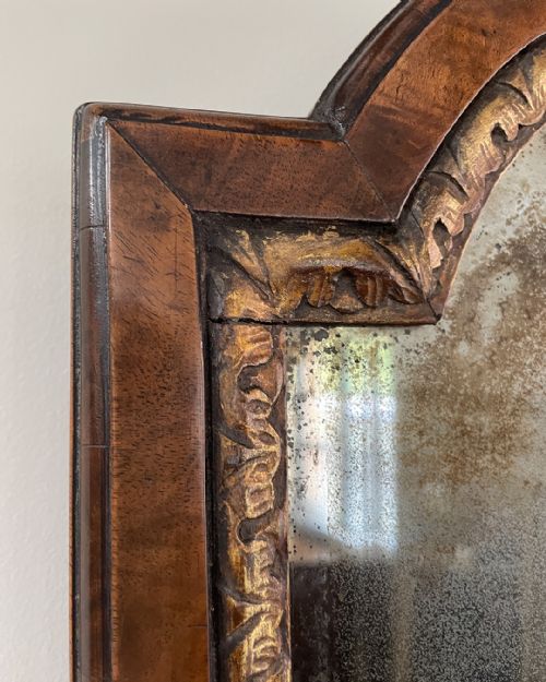 GEORGIAN ARCHED WALNUT AND PARCEL GILT WALL MIRROR - ADDITIONAL PHOTO 6