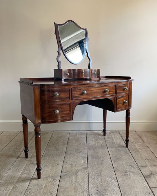 REGENCY MAHOGANY BOWFRONT DRESSING TABLE - ADDITIONAL PHOTO 1
