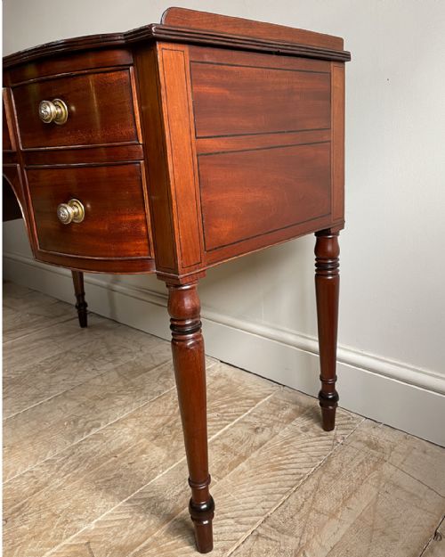 REGENCY MAHOGANY BOWFRONT DRESSING TABLE - ADDITIONAL PHOTO 5