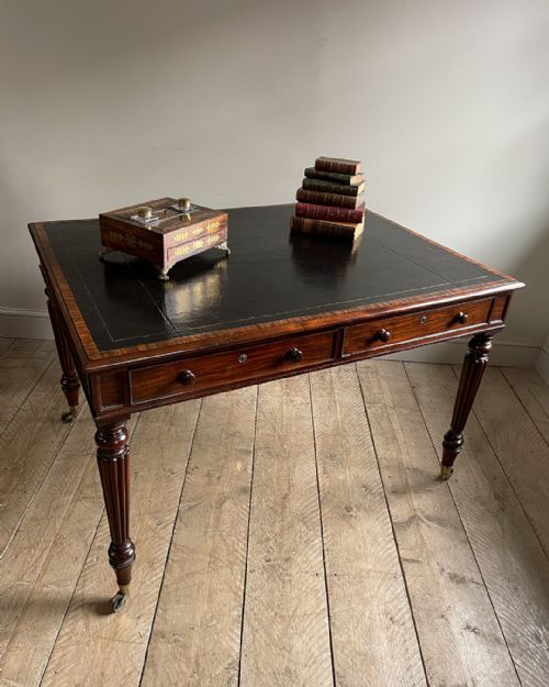 FINE QUALITY REGENCY MAHOGANY LIBRARY TABLE - ADDITIONAL PHOTO 1