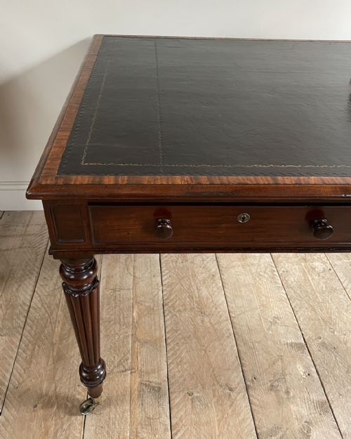 FINE QUALITY REGENCY MAHOGANY LIBRARY TABLE - ADDITIONAL PHOTO 5