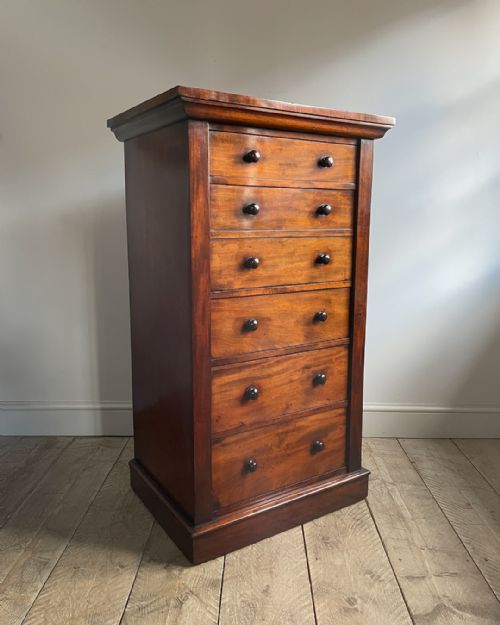 william iv mahogany wellington secretaire chest - CATEGORY: ANTIQUE CHEST OF DRAWERS - DATED 19TH CENTURY