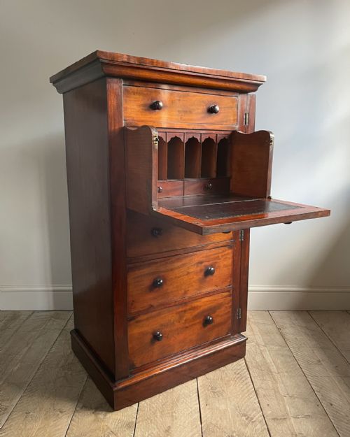 WILLIAM IV MAHOGANY WELLINGTON SECRETAIRE CHEST - ADDITIONAL PHOTO 1