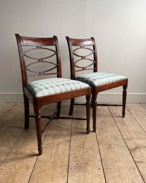 fine pair of regency side chairs - CATEGORY: ANTIQUE CHAIRS - DATED REGENCY