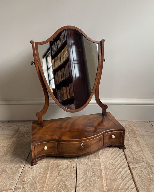 GEORGE III SERPENTINE SHAPED MAHOGANY TOILET MIRROR - ADDITIONAL PHOTO 1