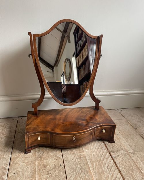 GEORGE III SERPENTINE SHAPED MAHOGANY TOILET MIRROR - ADDITIONAL PHOTO 2