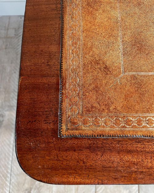 19TH CENTURY MAHOGANY WRITING DESK - ADDITIONAL PHOTO 4
