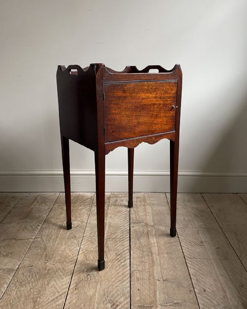 georgian mahogany tray top pot cupboard - CATEGORY: ANTIQUE CUPBOARDS - DATED GEORGIAN