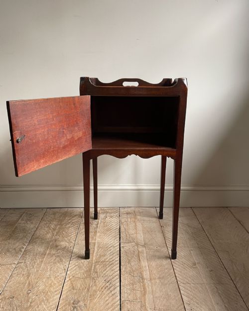 GEORGIAN MAHOGANY TRAY TOP POT CUPBOARD - ADDITIONAL PHOTO 5