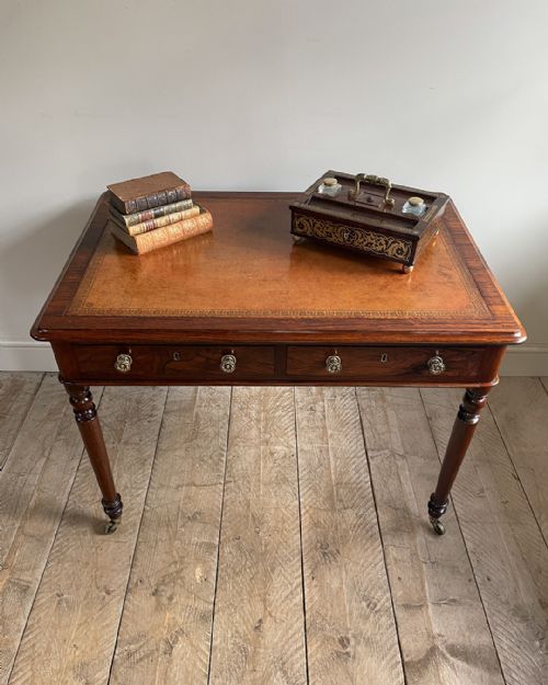 ELEGANT 19TH CENTURY ROSEWOOD WRITING TABLE - ADDITIONAL PHOTO 2