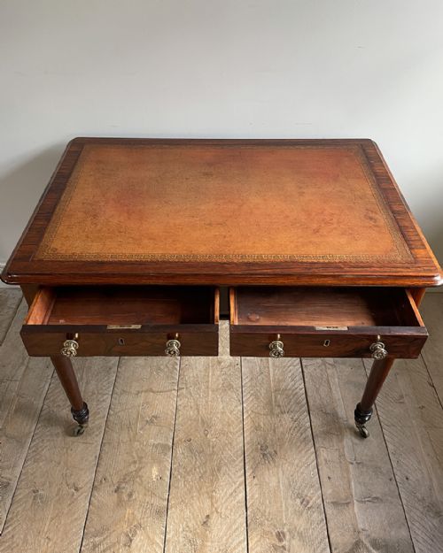 ELEGANT 19TH CENTURY ROSEWOOD WRITING TABLE - ADDITIONAL PHOTO 3
