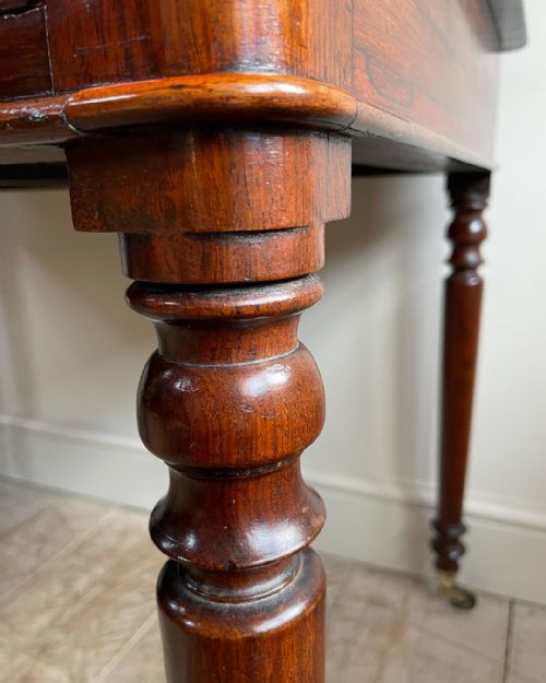 ELEGANT 19TH CENTURY ROSEWOOD WRITING TABLE - ADDITIONAL PHOTO 8