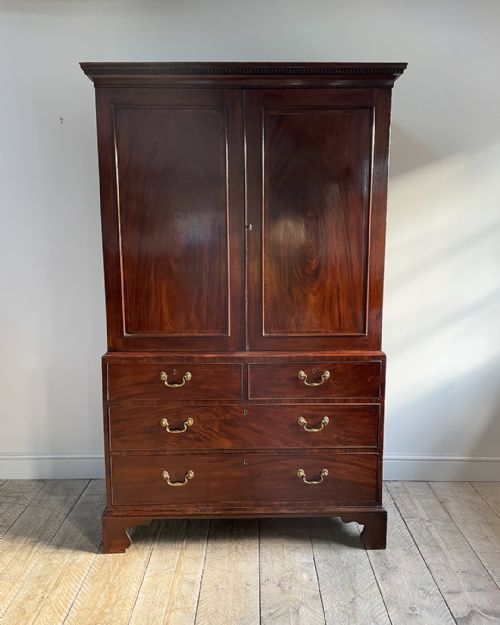 georgian mahogany linen press - CATEGORY: ANTIQUE CUPBOARDS - DATED GEORGIAN