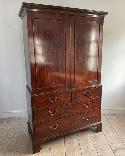 GEORGIAN MAHOGANY LINEN PRESS - ADDITIONAL PHOTO 3