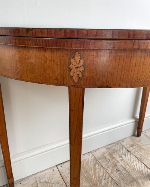 EXCEPTIONAL DEMILUNE CARD TABLE IN CEDAR - ADDITIONAL PHOTO 3