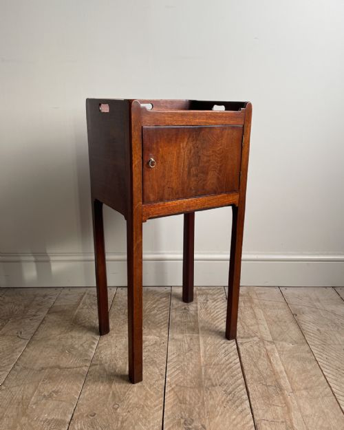 georgian mahogany pot cupboard - CATEGORY: ANTIQUE CUPBOARDS - DATED GEORGIAN