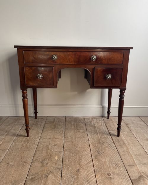 GEORGIAN MAHOGANY KNEEHOLE DRESSING TABLE - ADDITIONAL PHOTO 2