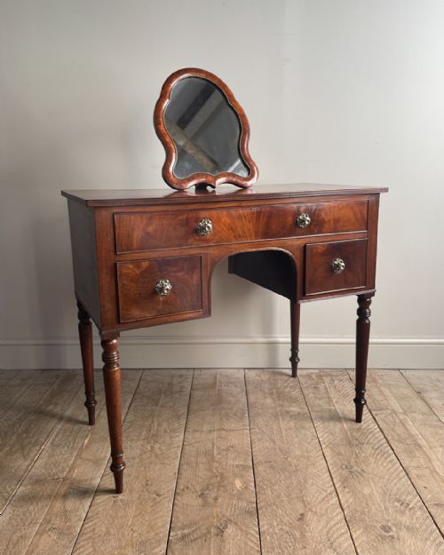 GEORGIAN MAHOGANY KNEEHOLE DRESSING TABLE - ADDITIONAL PHOTO 3