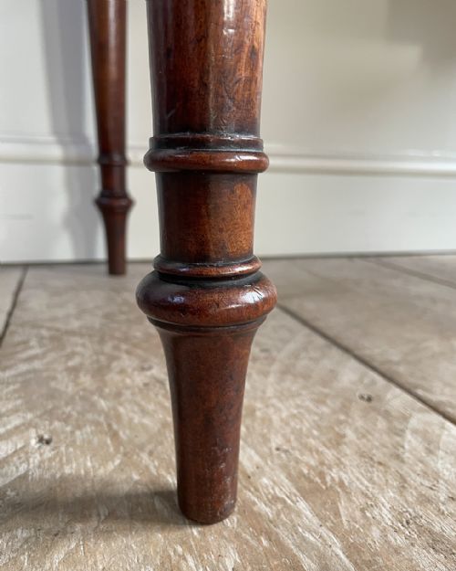 GEORGIAN MAHOGANY KNEEHOLE DRESSING TABLE - ADDITIONAL PHOTO 9