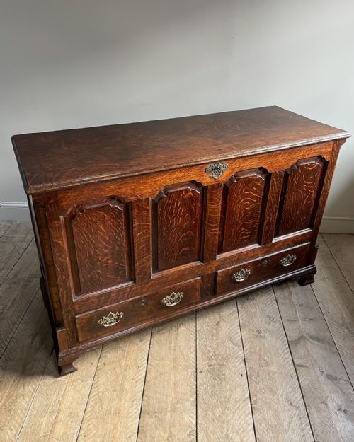 ANTIQUE OAK MULE CHEST - ADDITIONAL PHOTO 1