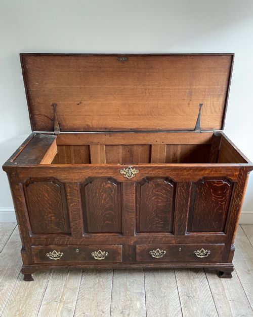 ANTIQUE OAK MULE CHEST - ADDITIONAL PHOTO 3
