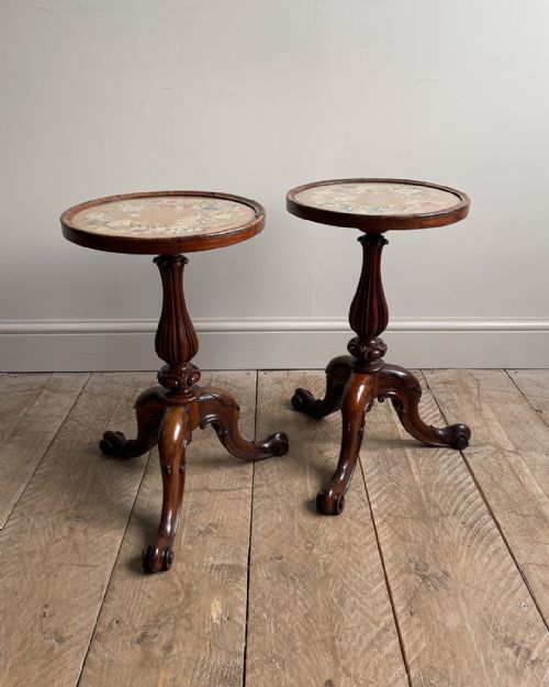 charming pair of round rosewood lamp tables - CATEGORY: ANTIQUE TABLES - DATED 19TH CENTURY
