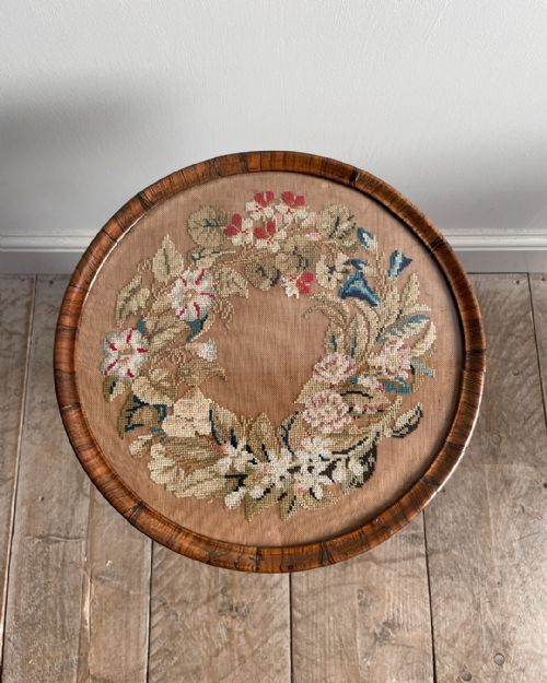 CHARMING PAIR OF ROUND ROSEWOOD LAMP TABLES - ADDITIONAL PHOTO 4