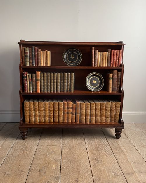 GEORGIAN MAHOGANY WATERFALL BOOKCASE - ADDITIONAL PHOTO 1