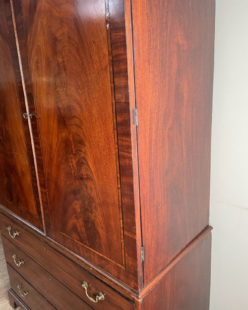 FINE GEORGIAN MAHOGANY LINEN PRES - ADDITIONAL PHOTO 5
