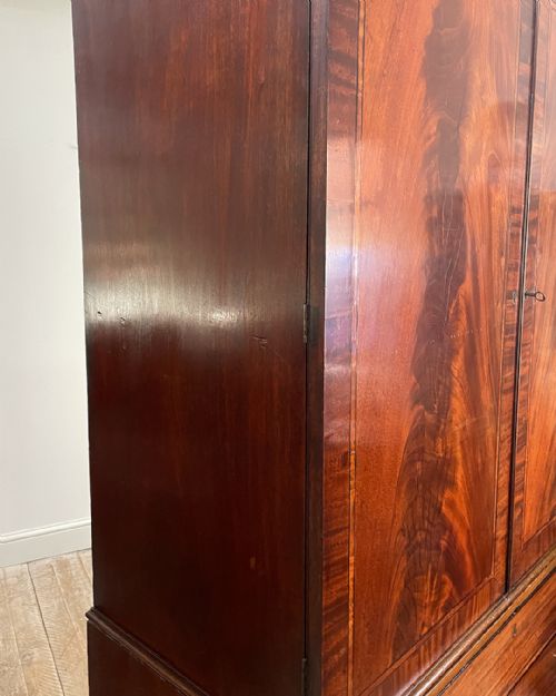 FINE GEORGIAN MAHOGANY LINEN PRES - ADDITIONAL PHOTO 6