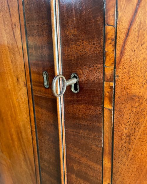 FINE GEORGIAN MAHOGANY LINEN PRES - ADDITIONAL PHOTO 7