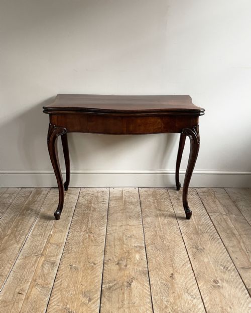 EXCEPTIONALLY FINE MAHOGANY SERPENTINE CARD TABLE - ADDITIONAL PHOTO 2