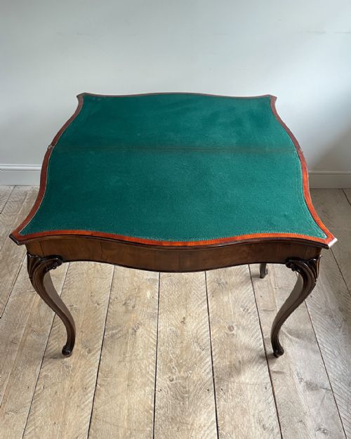 EXCEPTIONALLY FINE MAHOGANY SERPENTINE CARD TABLE - ADDITIONAL PHOTO 5