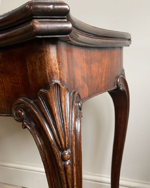 EXCEPTIONALLY FINE MAHOGANY SERPENTINE CARD TABLE - ADDITIONAL PHOTO 8