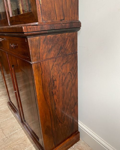 CHARMING SMALL ROSEWOOD CABINET BOOKCASE - ADDITIONAL PHOTO 6