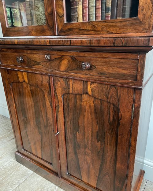 CHARMING SMALL ROSEWOOD CABINET BOOKCASE - ADDITIONAL PHOTO 8