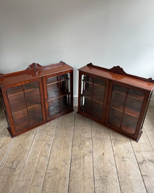PAIR OF GLAZED MAHOGANY WALL HANGING CUPBOARDS - ADDITIONAL PHOTO 5