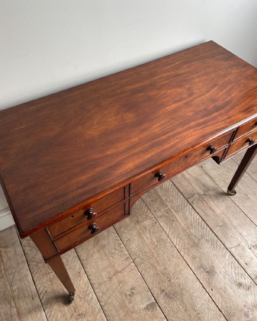 19TH CENTURY MAHOGANY DRESSING TABLE - ADDITIONAL PHOTO 2