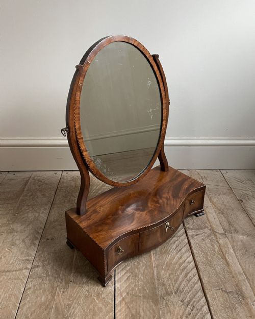 lovely georgian mahogany serpentine toilet mirror - CATEGORY: ANTIQUE MIRRORS - DATED 18TH CENTURY