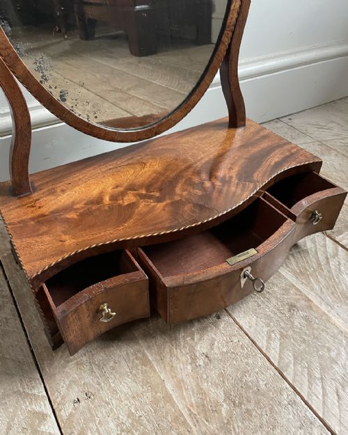 LOVELY GEORGIAN MAHOGANY SERPENTINE TOILET MIRROR - ADDITIONAL PHOTO 4