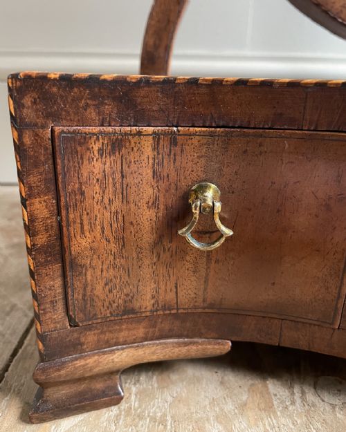 LOVELY GEORGIAN MAHOGANY SERPENTINE TOILET MIRROR - ADDITIONAL PHOTO 6