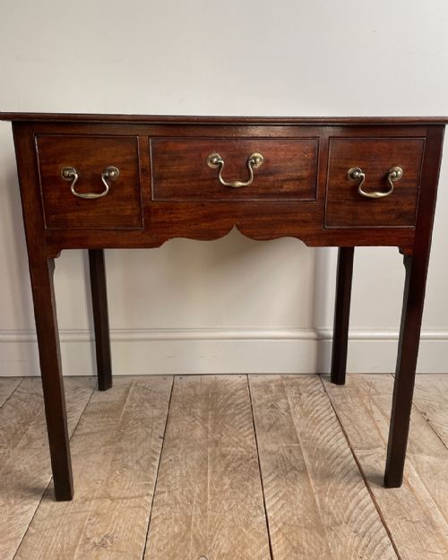 GEORGIAN MAHOGANY LOWBOY - ADDITIONAL PHOTO 2