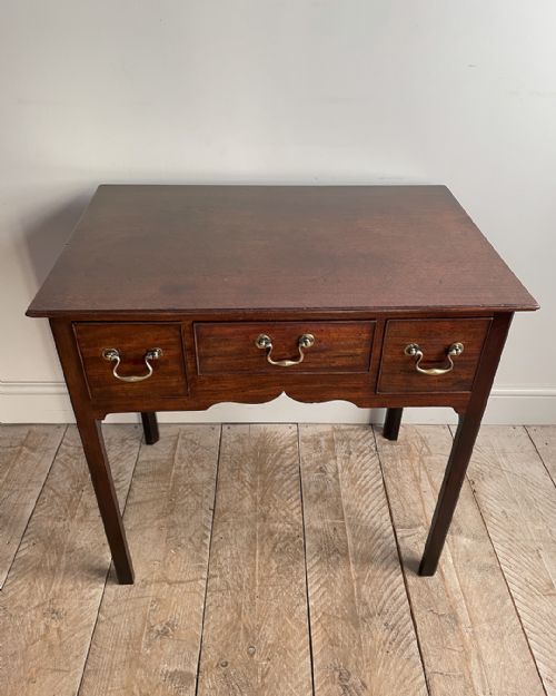 GEORGIAN MAHOGANY LOWBOY - ADDITIONAL PHOTO 3