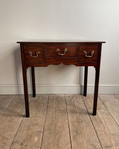 GEORGIAN MAHOGANY LOWBOY - ADDITIONAL PHOTO 5