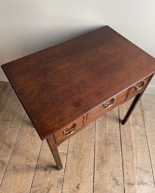 GEORGIAN MAHOGANY LOWBOY - ADDITIONAL PHOTO 6