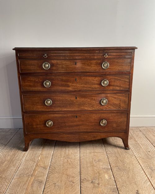 GEORGIAN MAHOGANY CHEST OF DRAWERS - ADDITIONAL PHOTO 2